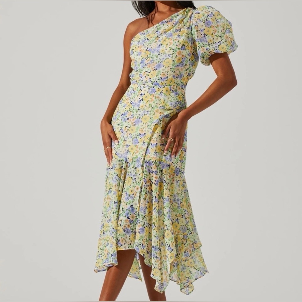 ✨ ASTR The Label Santorini Floral One‎ Shoulder Dress Yellow Green S ✨